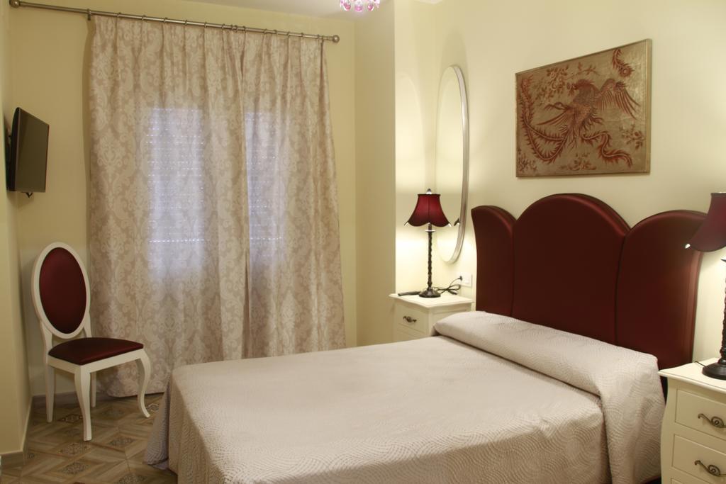 מלון קוניל דה לה פרונטרה Hostal Flor De Lis- Lojo מראה חיצוני תמונה