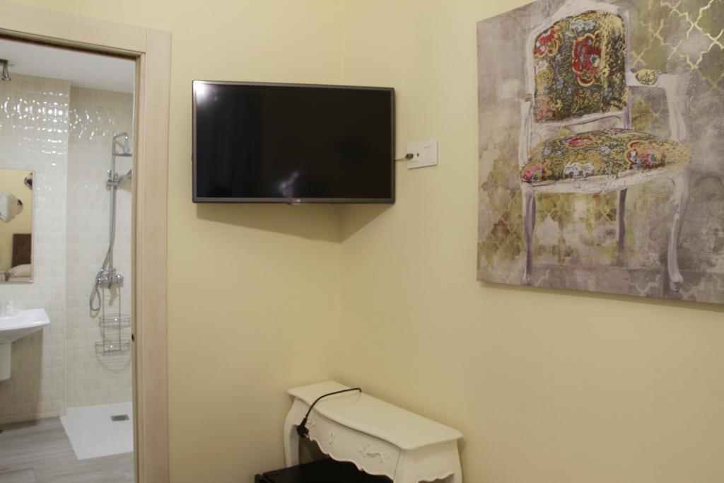 מלון קוניל דה לה פרונטרה Hostal Flor De Lis- Lojo מראה חיצוני תמונה